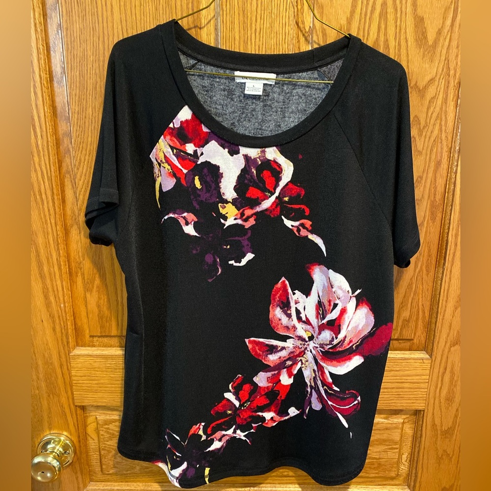 Liz Claiborne Black Floral Tee